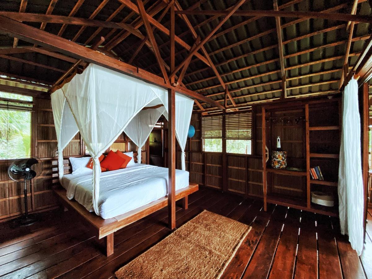 Raja Ampat Eco Lodge Tapokreng エクステリア 写真